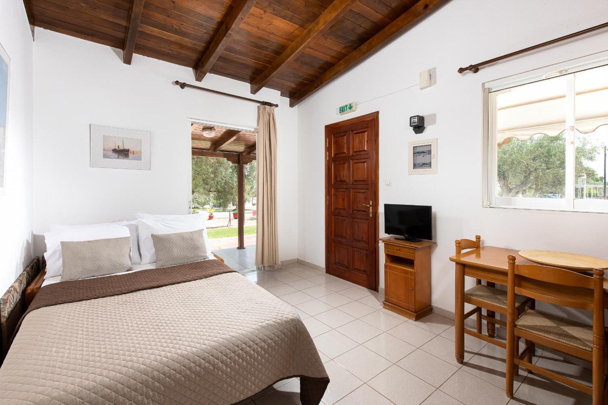 Blue Marine Village Chalkida Room photo