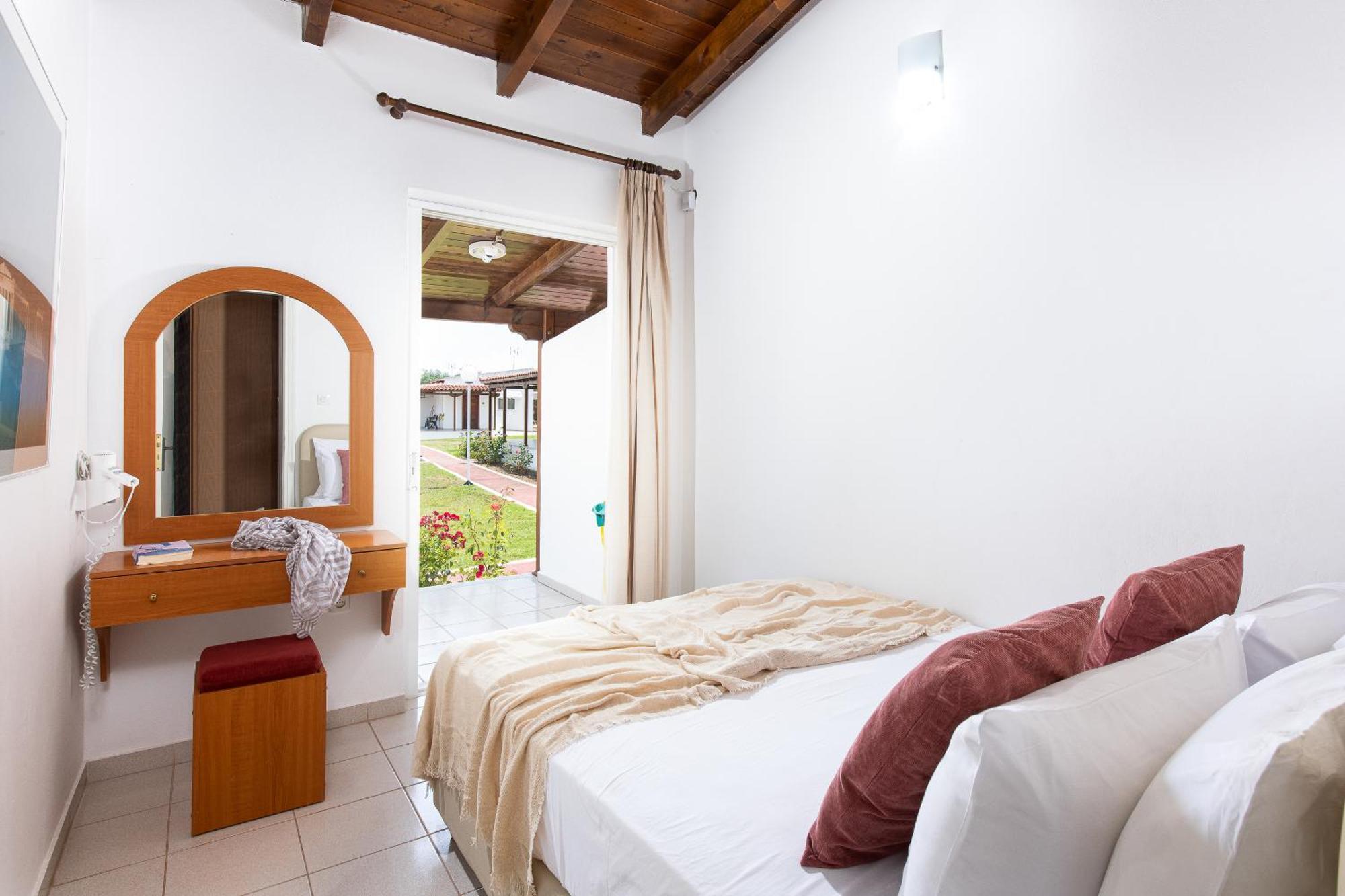 Blue Marine Village Chalkida Room photo